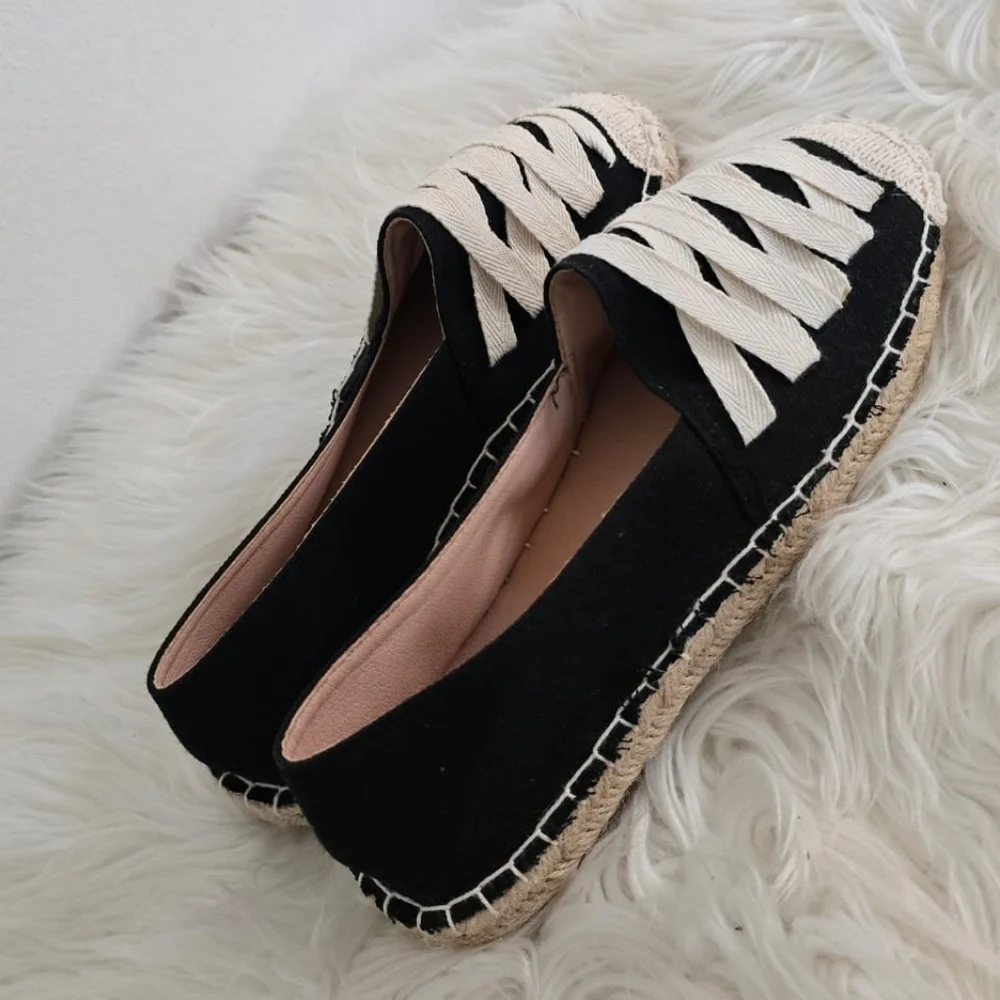 Yoki Lela Slip on Black Women's Espadrilles Size 6 🌴
